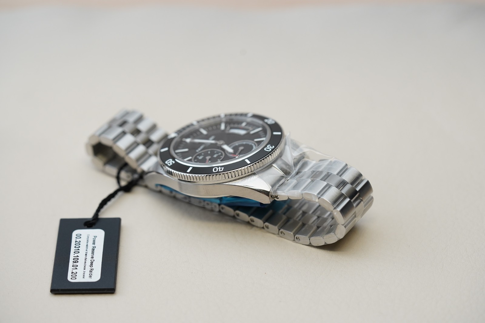 Favre Leuba Deep Raider Power Reserve Black 00.20310.109.01.200 Steel Automatic