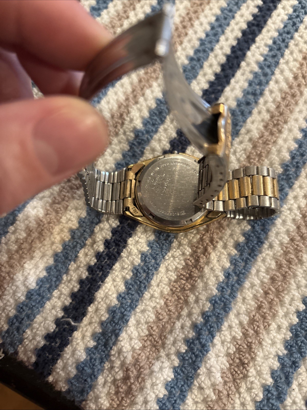 Vintag Men Seiko 8223-8019 Watch Baton Indexes Steel 2 Tone Bracelet Silver Gold