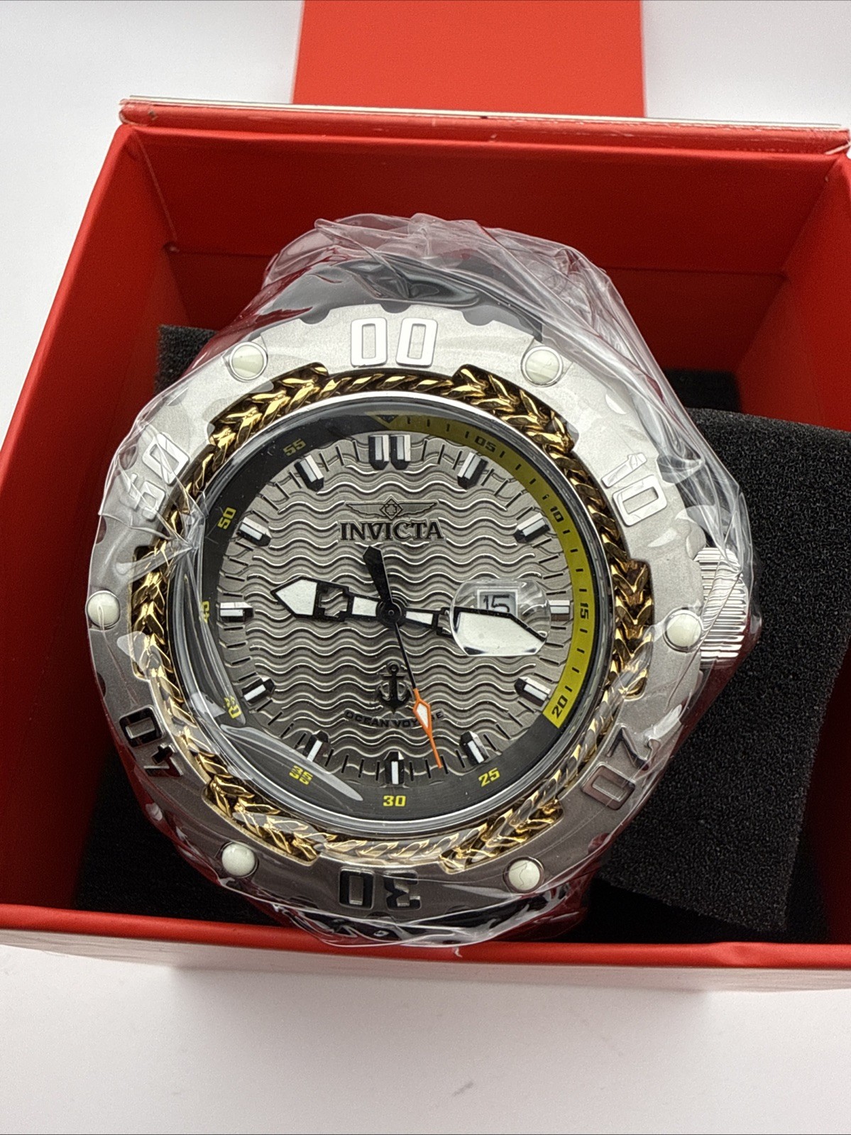 Invicta Ocean Voyage Wrist watch Men’s 52 mm S/S & Gold tone 48016 Rare