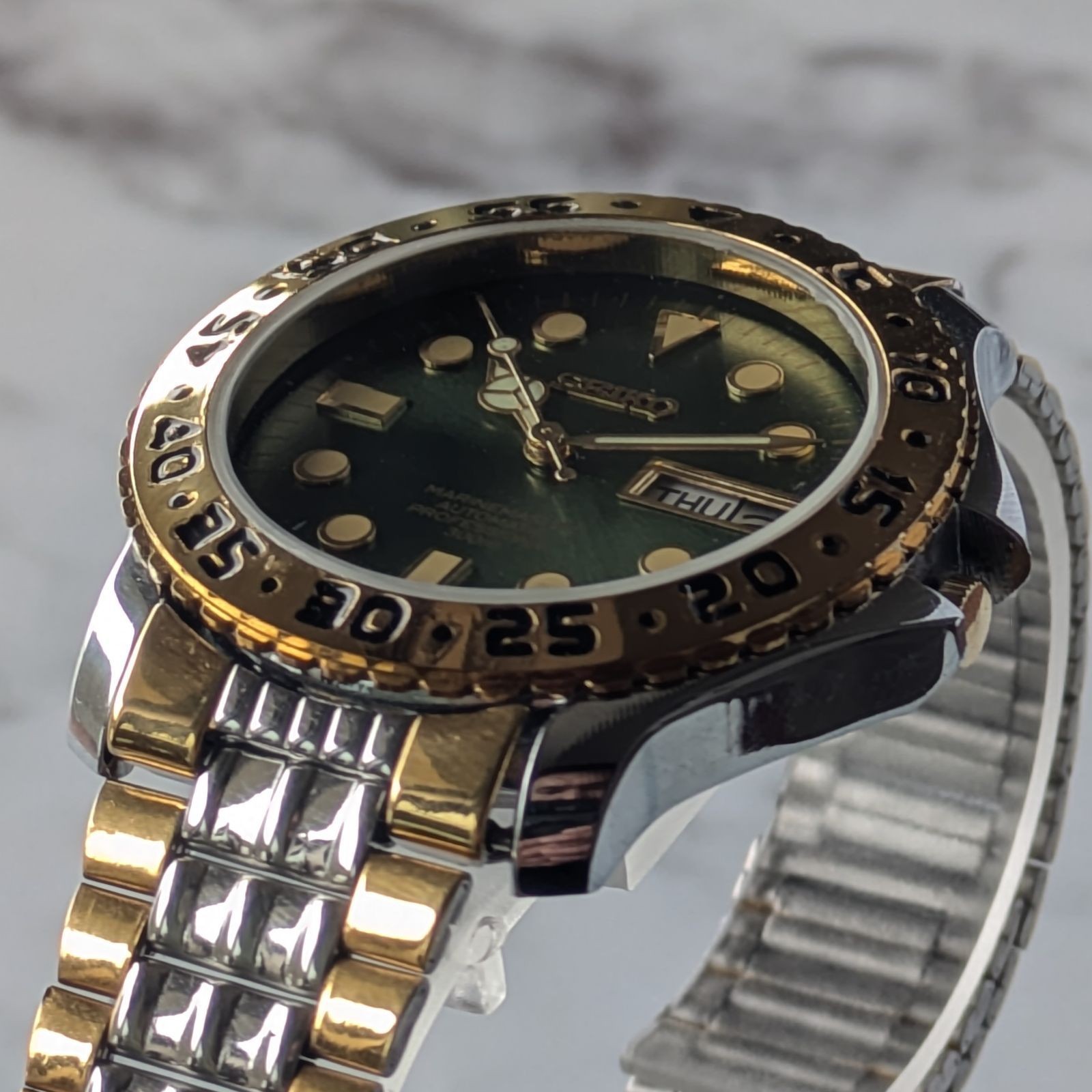 SEIKO 1980-1989 80s Green Watch From Japan
