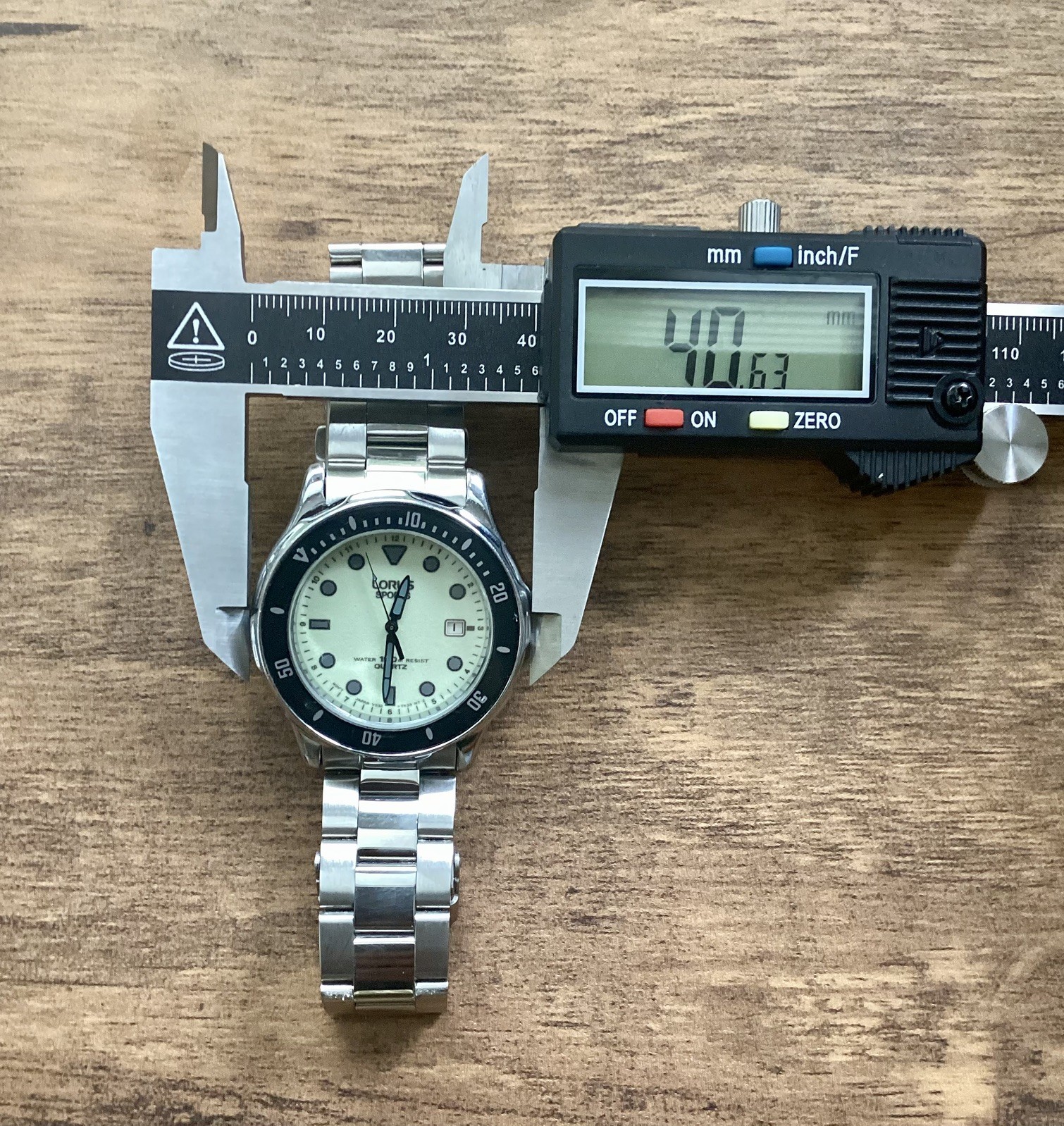 Lorus Sports Watch Men Silver Stainless St WR Batt Day Date Quartz Diver
