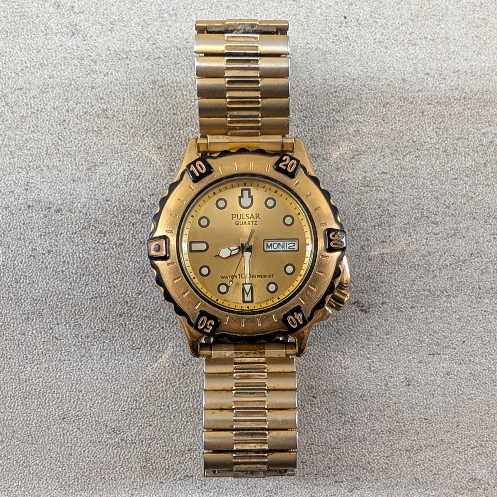 Pulsar V533-6B80 Quartz Divers Watch Gold Tone Day Date 100m New Battery Tested
