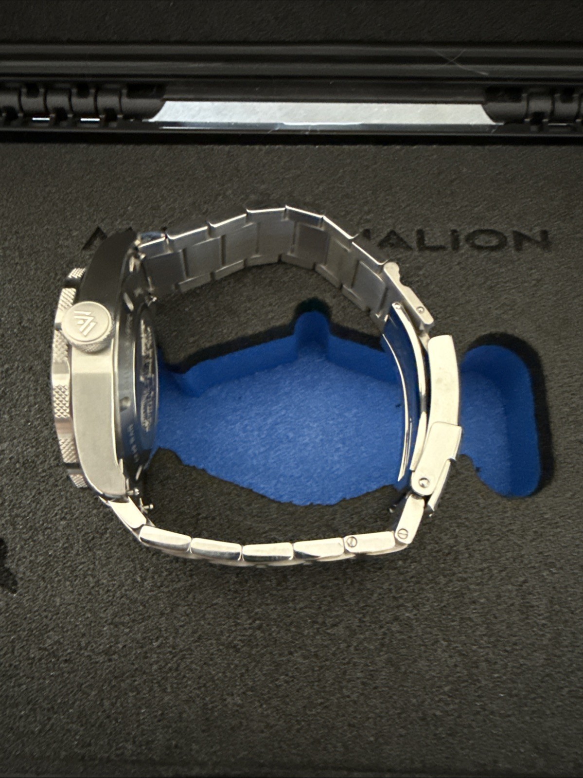 Vertex Aqualion Watch M60 W/ Date