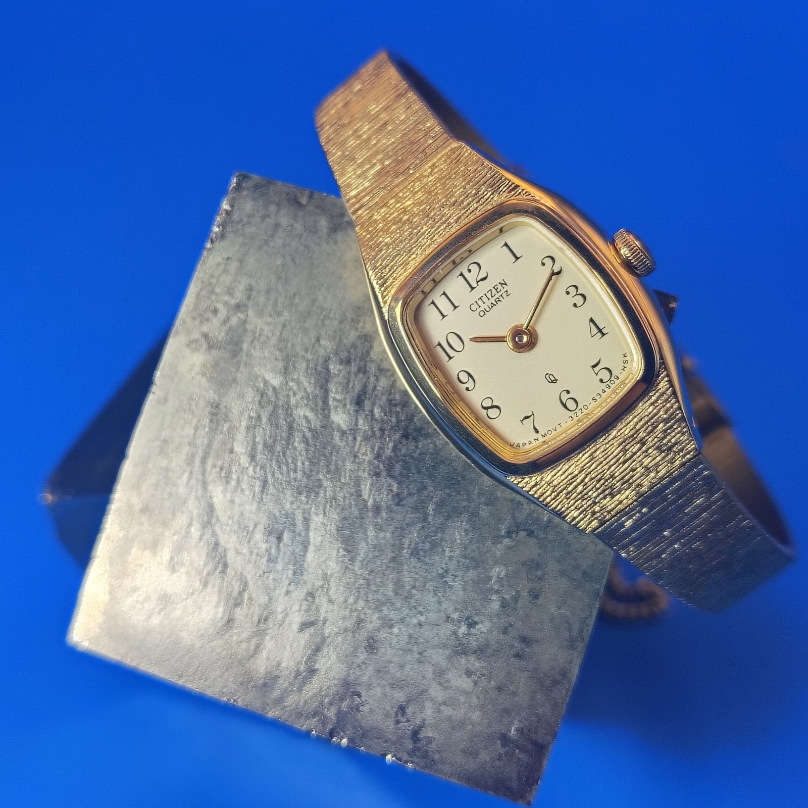 Vintage 1986 Citizen Japanese Made 16mm Women’s Quartz Cocktail Watch Size 4
