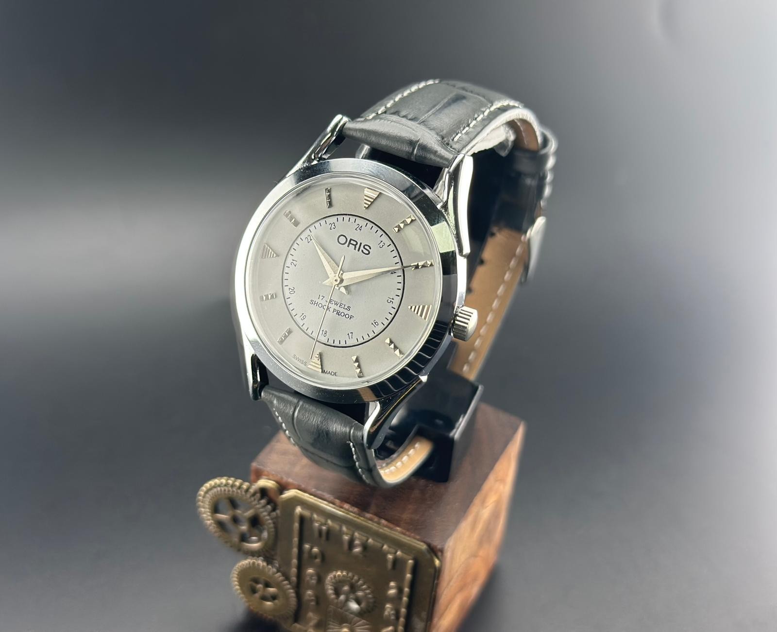 Vintage ORIS Swiss Hand-Wind Classic Mechanical Collectible Men’s Wrist Watch