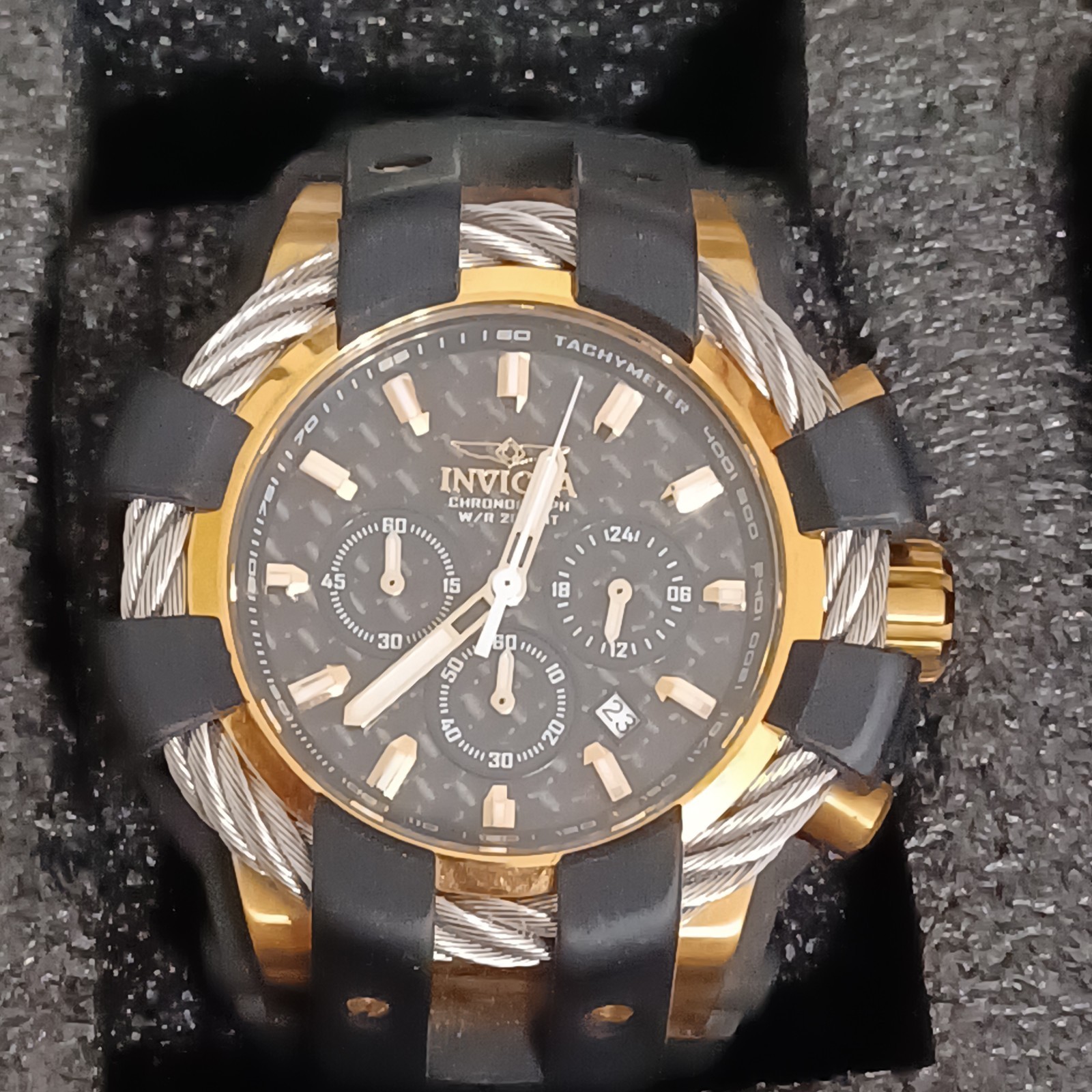 Invicta 16 watches Mega lot 13 Brand New 3 Pre-owned & New Case See Description