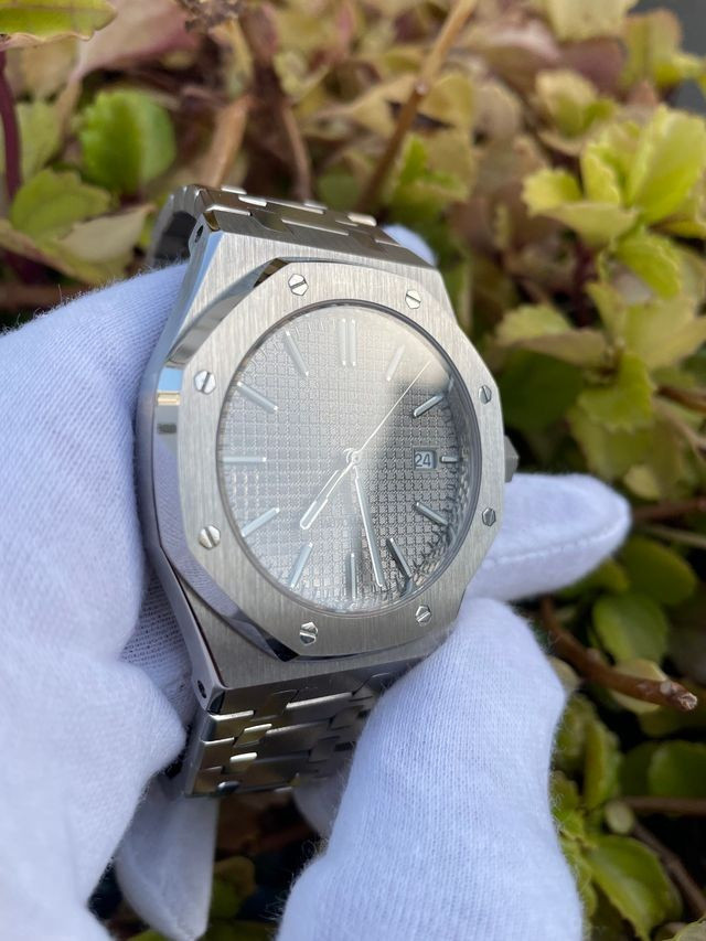 Custom Built Steel Automatic Integrated Bracelet Date Watch Authentic NH35