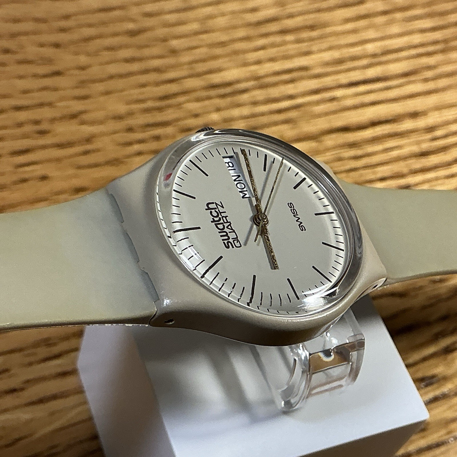 GT702 – 1983 – TAN – FIRST YEAR OF SWATCH – 34mm