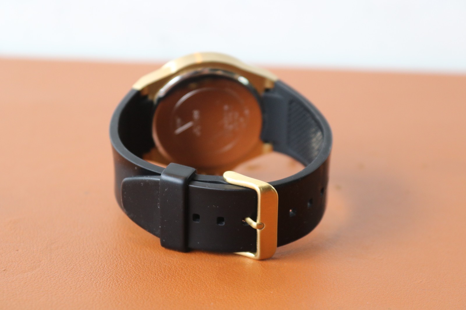 GUESS Diamond – Black & Gold Analog Watch w/ Silicone Wristband