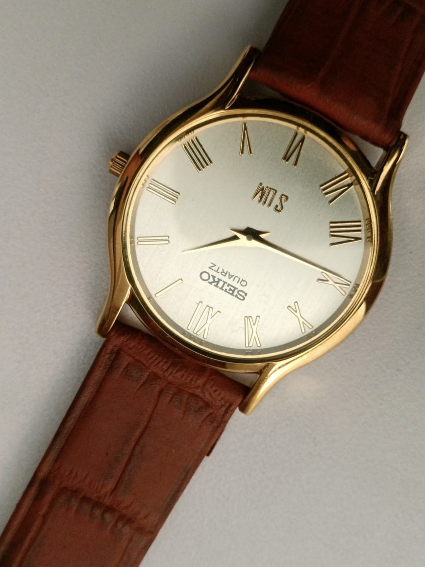 Vintage Seiko Quartz Japan Made White Dial Men’s Wrist Watch Looking Good