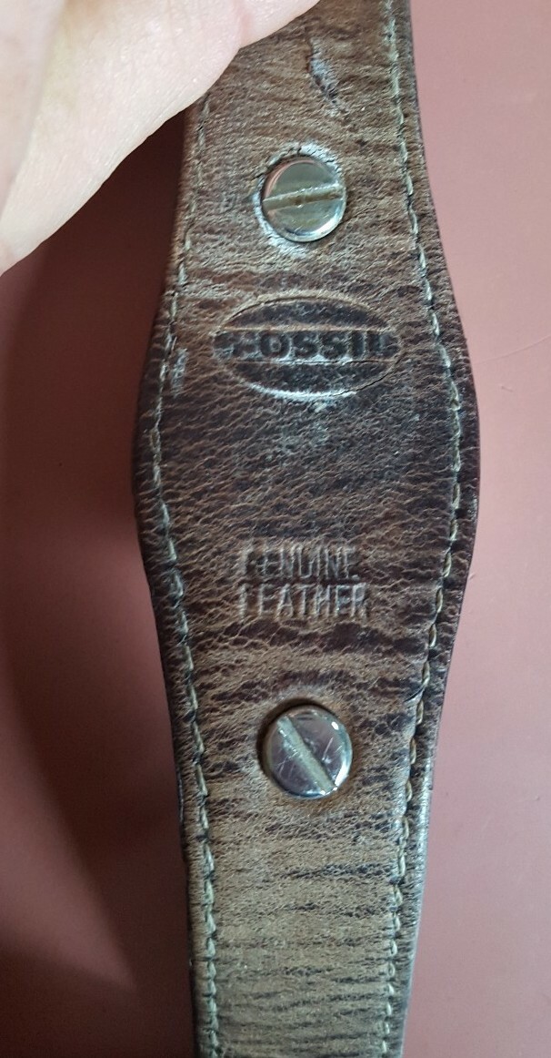 Fossil Wristwatch Date With One Piece Black Leather Vtg Strap Band Size 4-7