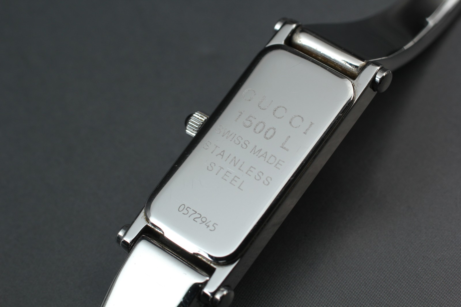 [Near MINT] Gucci 1500L 12mm Silver Dial Quartz Bangle Women’s Watch From JAPAN