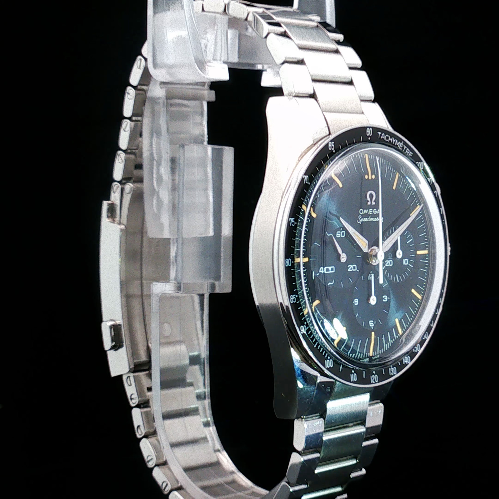 First Omega in Space (FOiS) with the Calibre 3861 – Preowned – 310.30.40.50.06.0