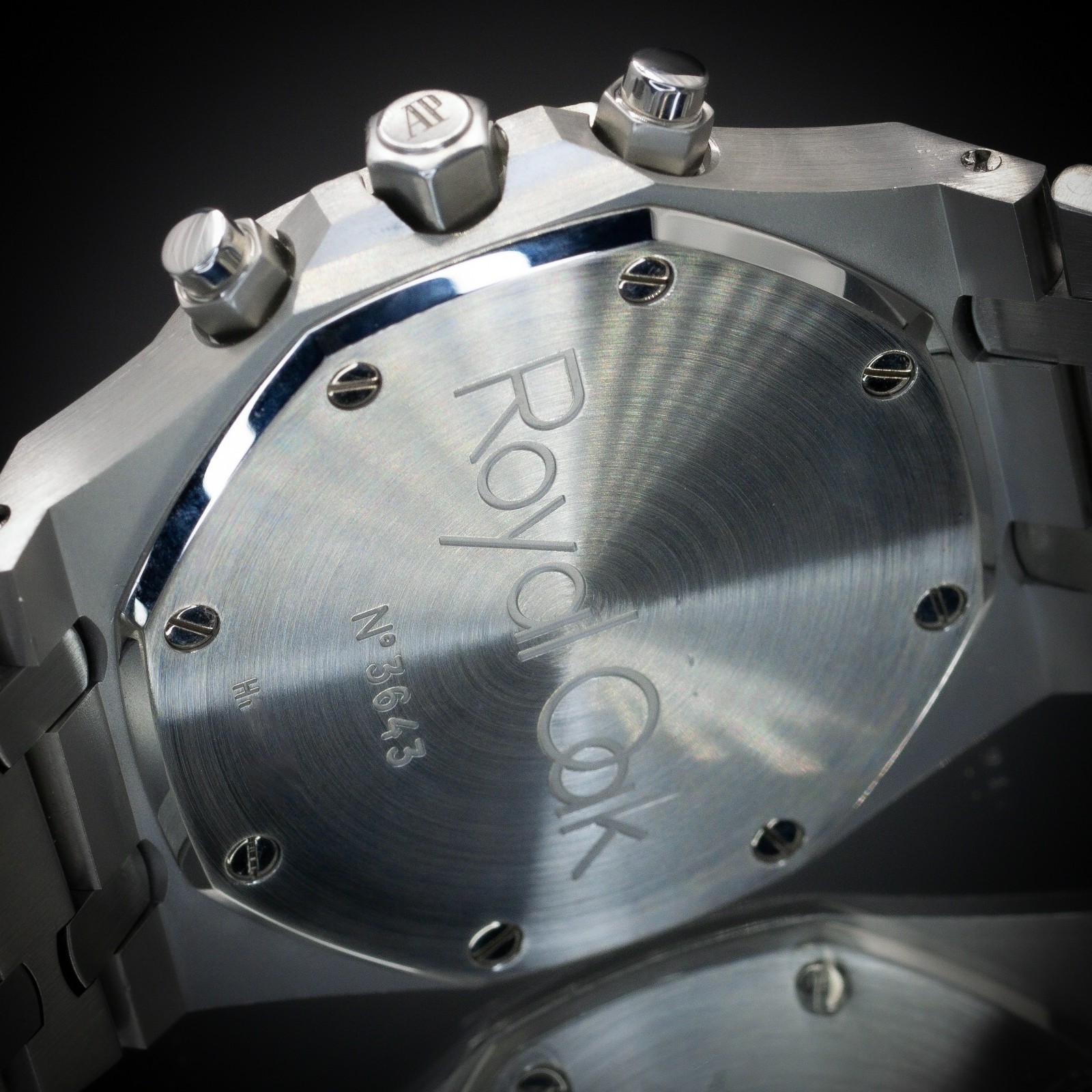 AUDEMARS PIGUET Royal Oak Chronograph 39 | “Panda” | Ref. 26300ST.OO.1110ST.06 |