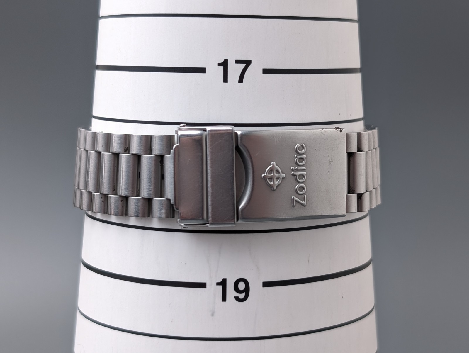 Zodiac Professional 200m 213.21.05 Quartz Men’s Watch Vintage 35mm