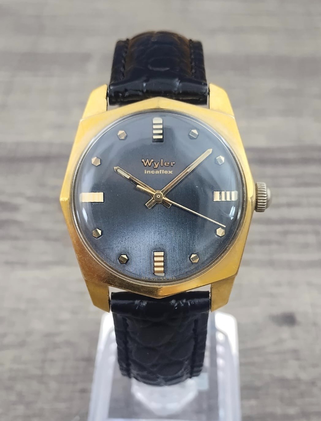 WYLER Incaflex -rare OCTAGON faceted Case- RARE Black GLOSS Dial – ETA 2354