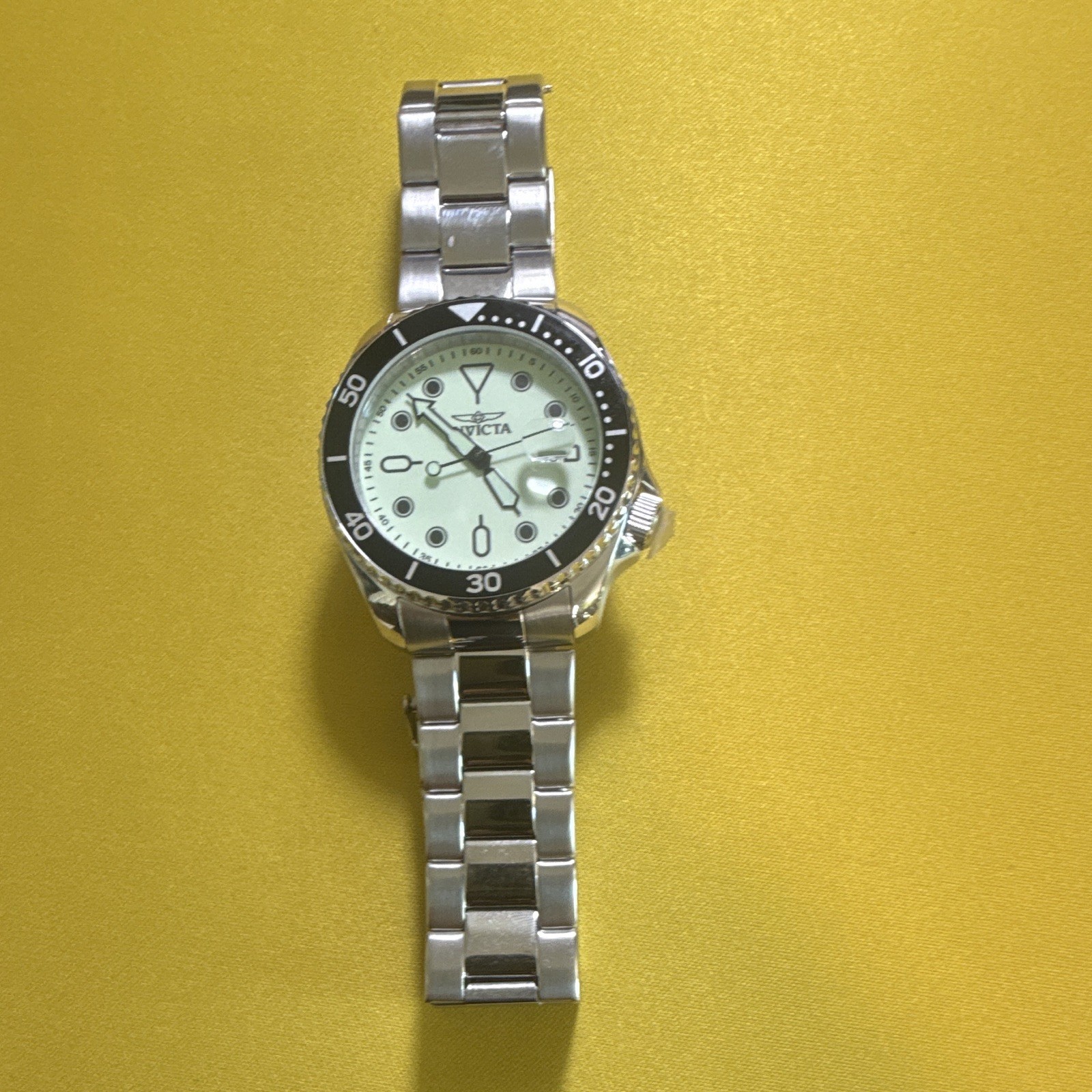 Invicta Pro Diver S/S Date LUMINOUS Glow White Dial Black Bezel 43mm (47305)