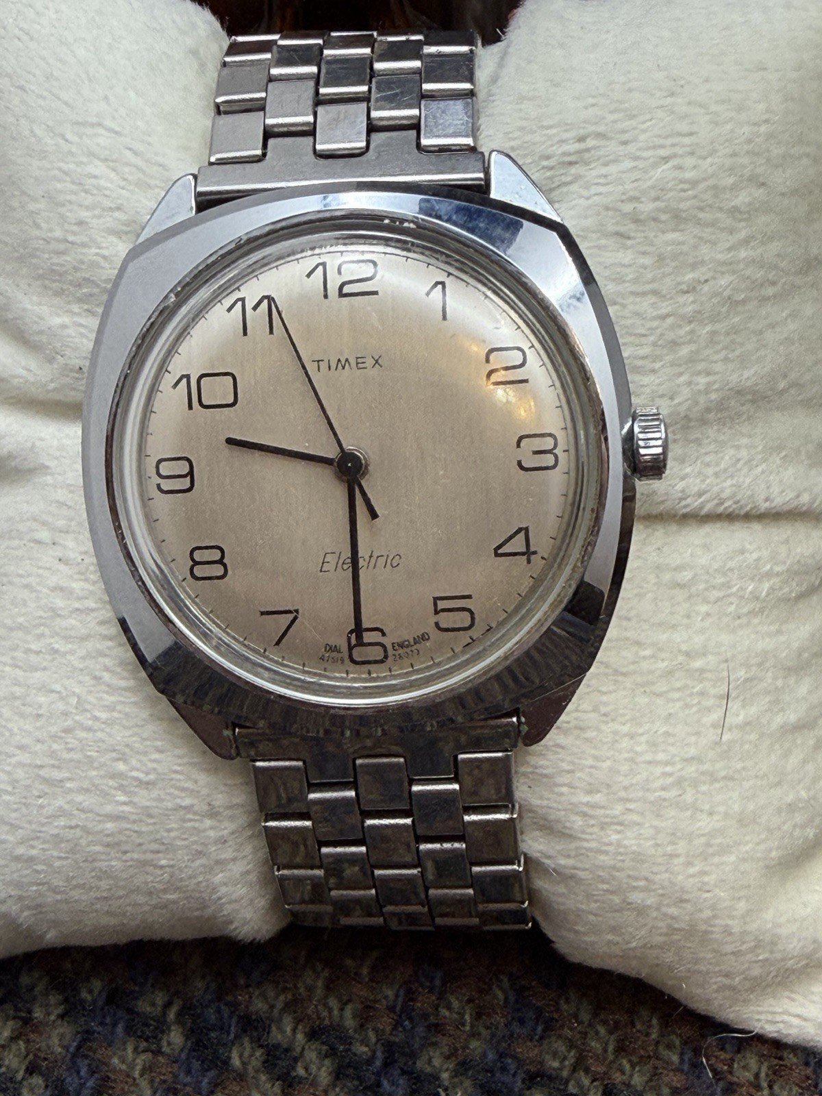 Vintage 1979 Timex Electric Watch, 47519-26079, A Cell, English Dial, Running!