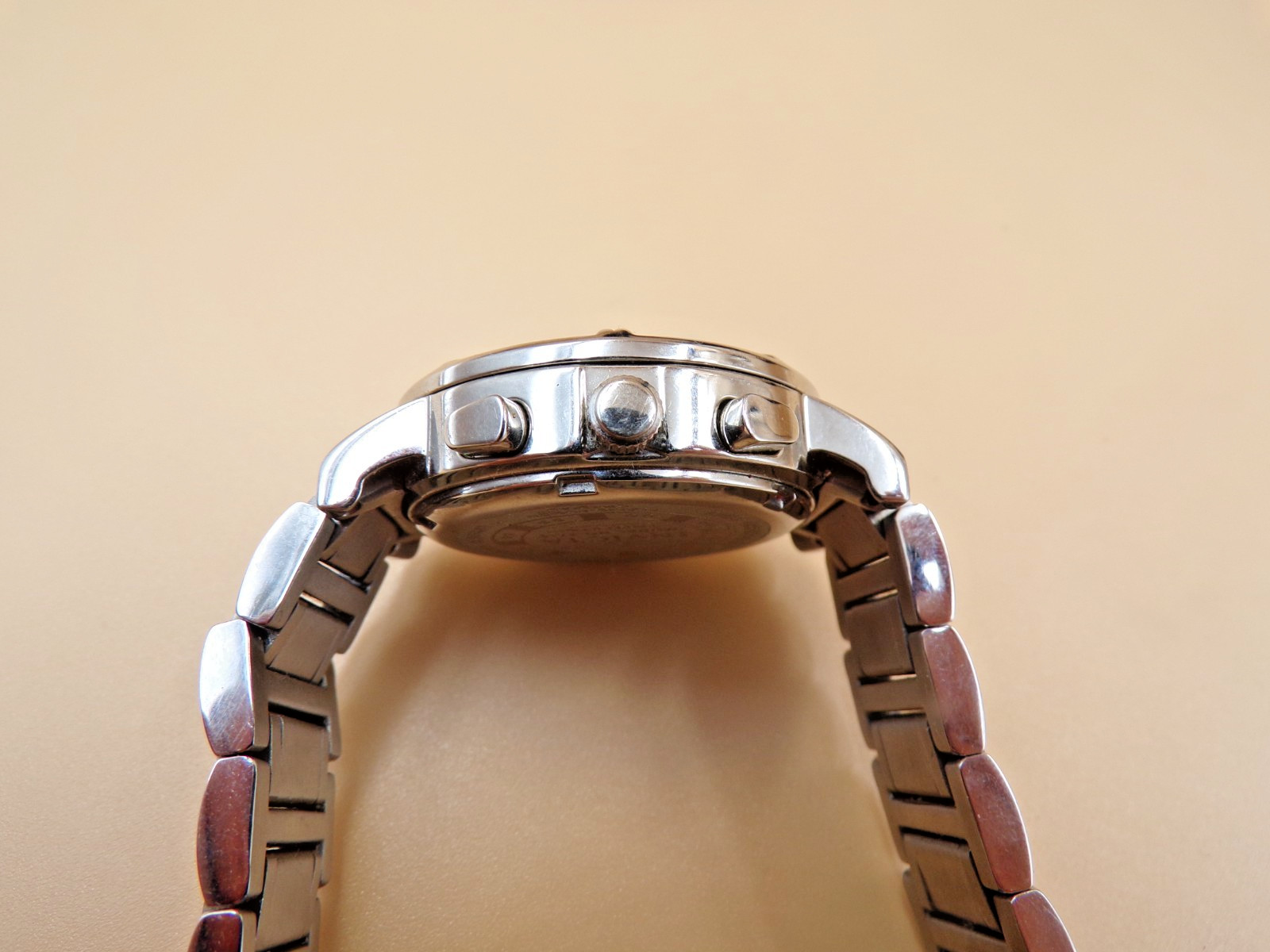 INVICTA CHRONOGRAPH WATCH MODEL 4718 MOTHER OF PEARL DIAL LADIES’