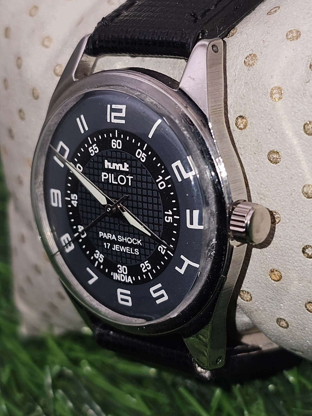 Beautiful Mens HMT Pilot Parashock Mechanical Wind 17J Watch Black Dial