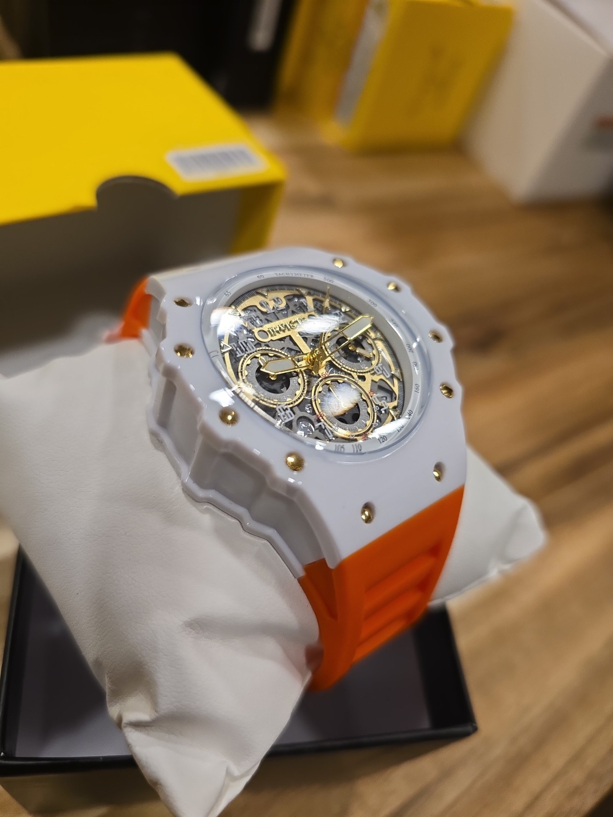 Invicta Racing Vaulthan Men’s Watch 69651 44mm White/Orange Band New!!