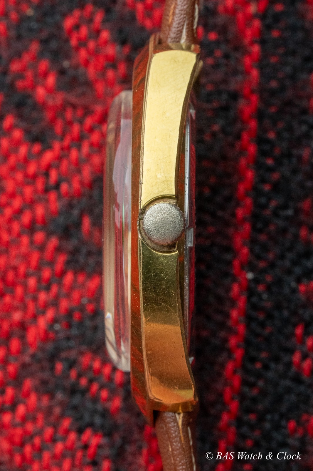 Vintage Wittnauer Geneve Oval Manual Wind Watch Cal.C11K Date Window – Runs Well