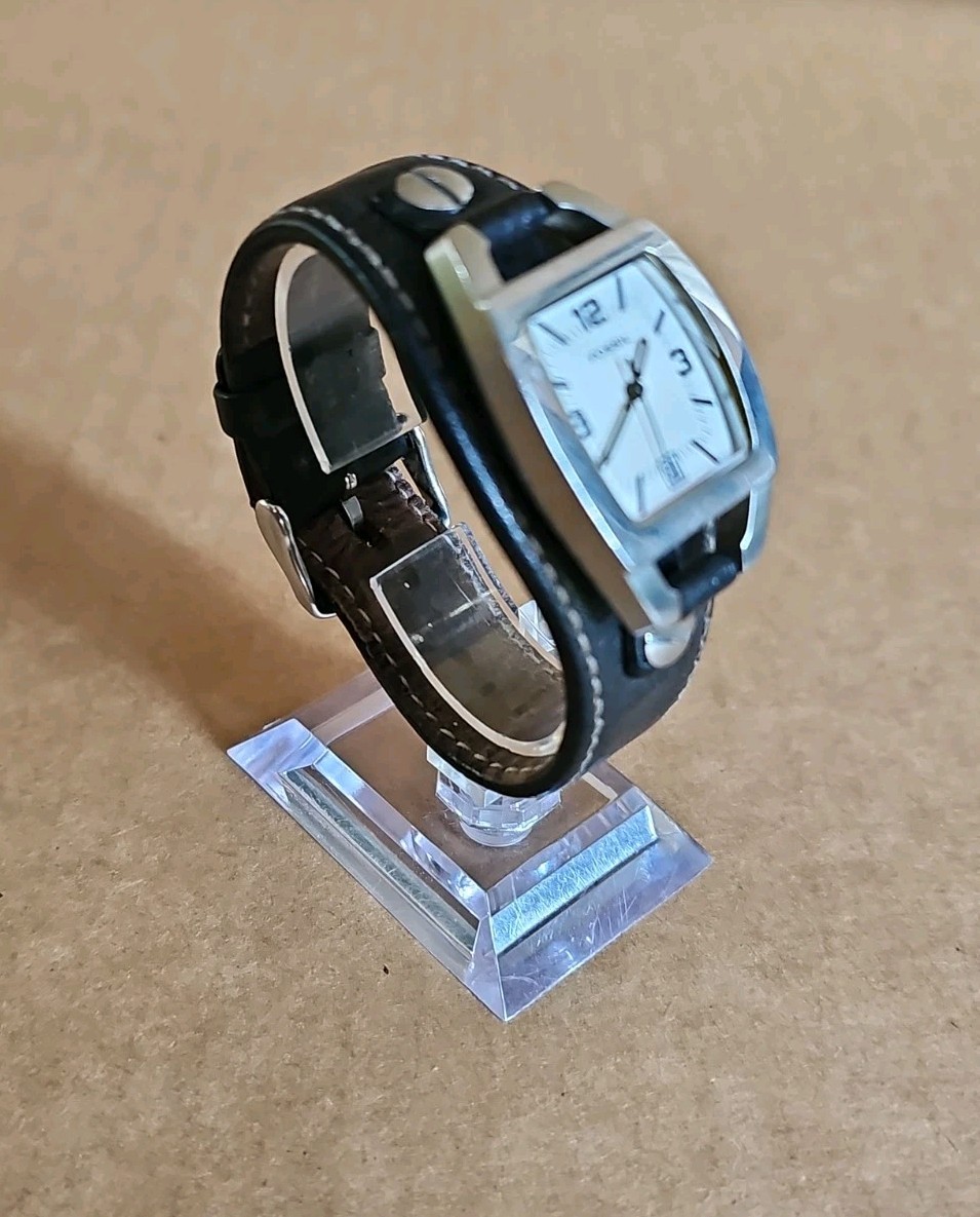 Fossil Wristwatch Date With One Piece Black Leather Vtg Strap Band Size 4-7
