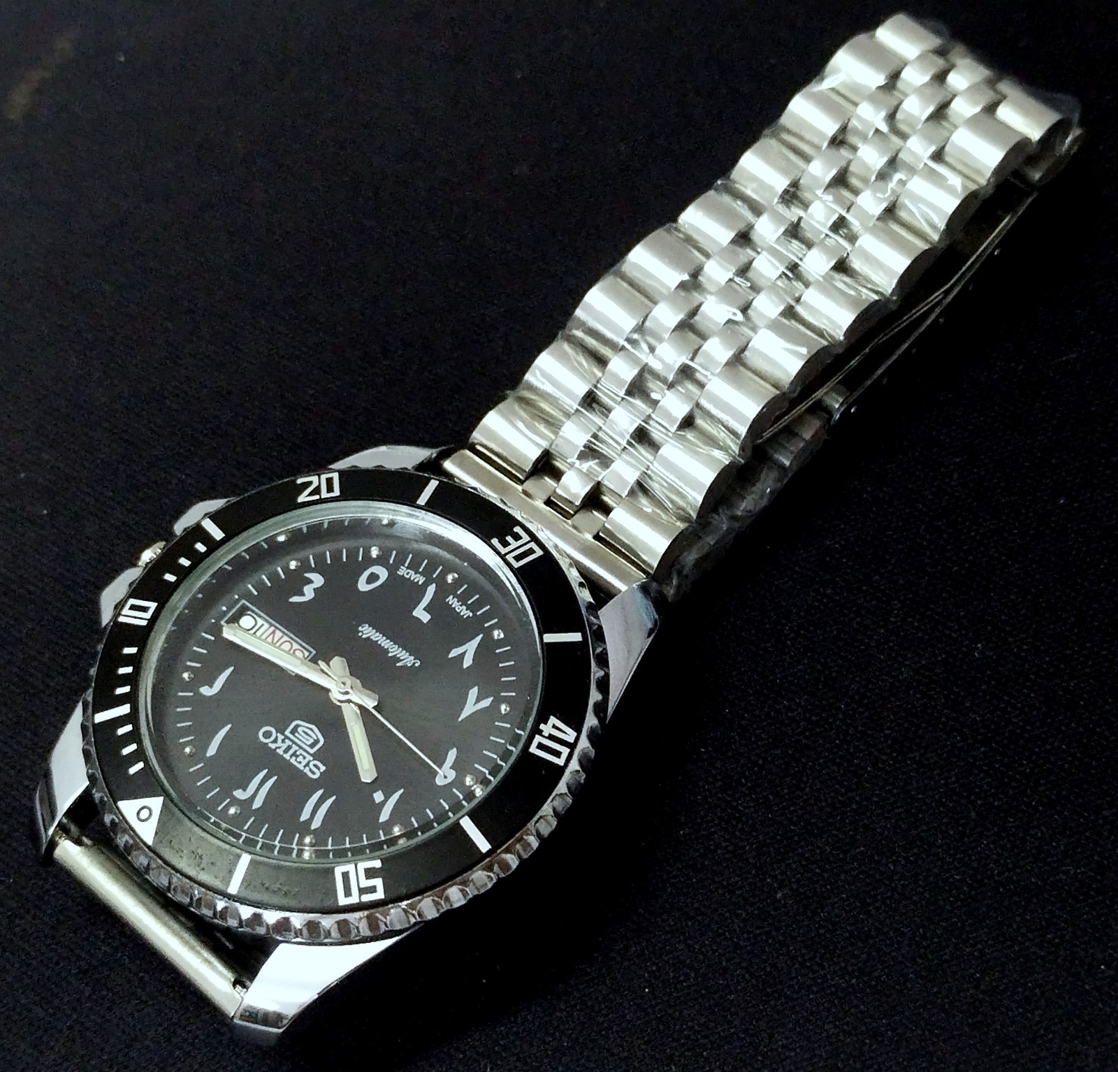 Vintage Seiko 5 Automatic Watch for Men Black Arabic Dial Working Perfectly