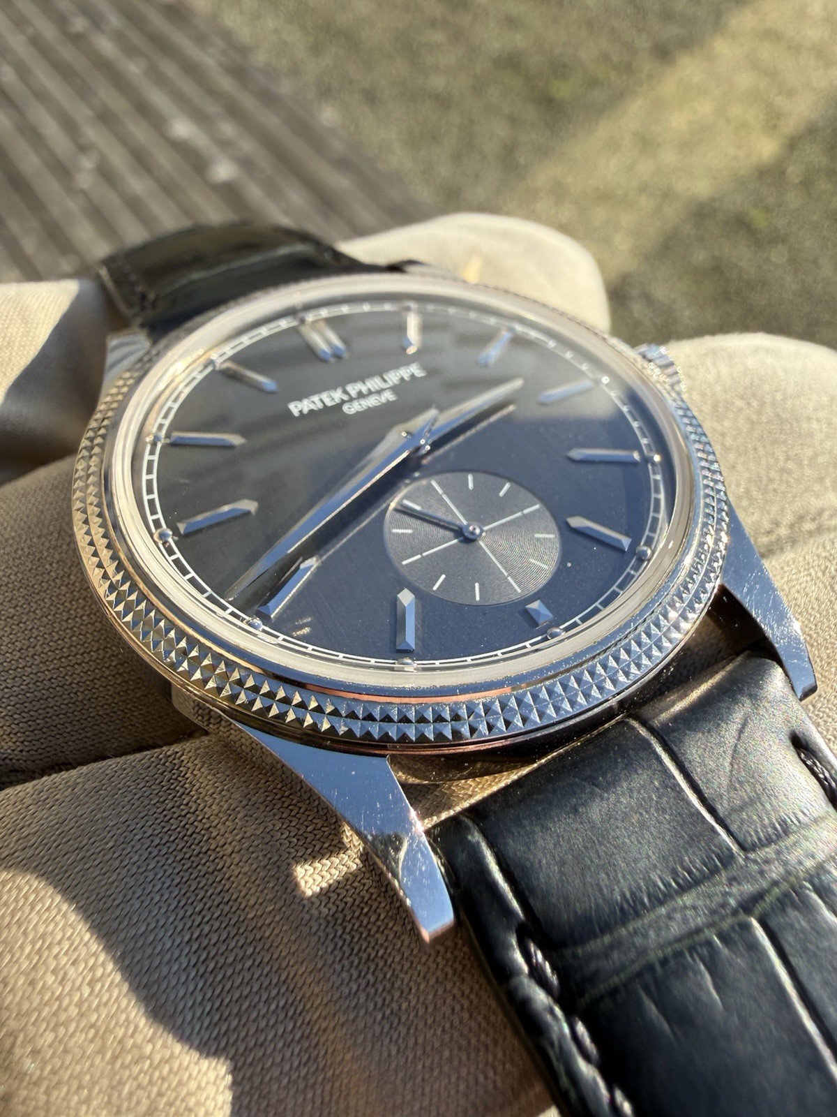2022 Patek Philippe Calatrava 18K White Gold 39mm Grey Anthracite Dial 6119G B&P