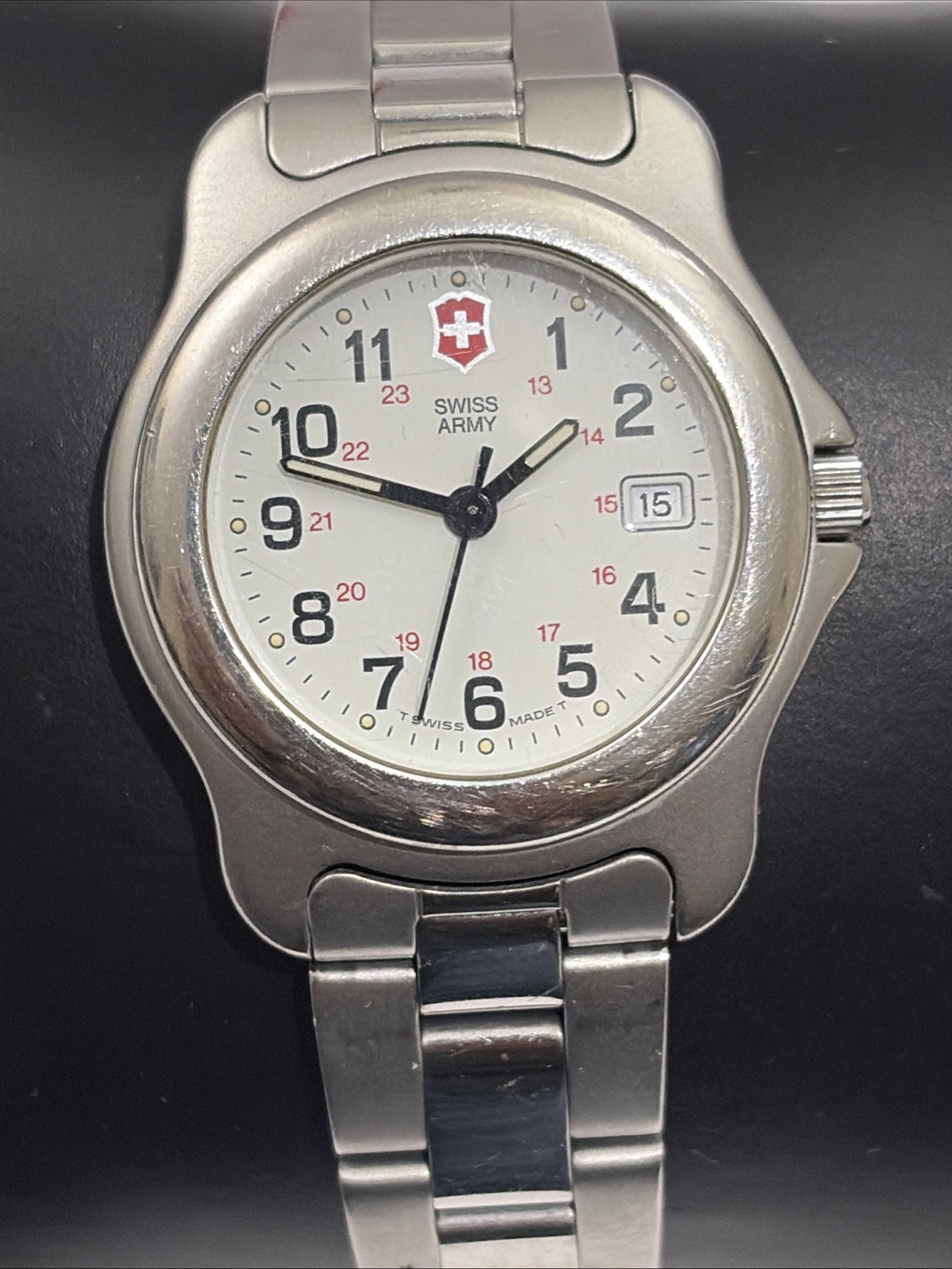 Victorinox SWISS ARMY Ladies Watch 100 MTR Water Resident W/ New Battery!