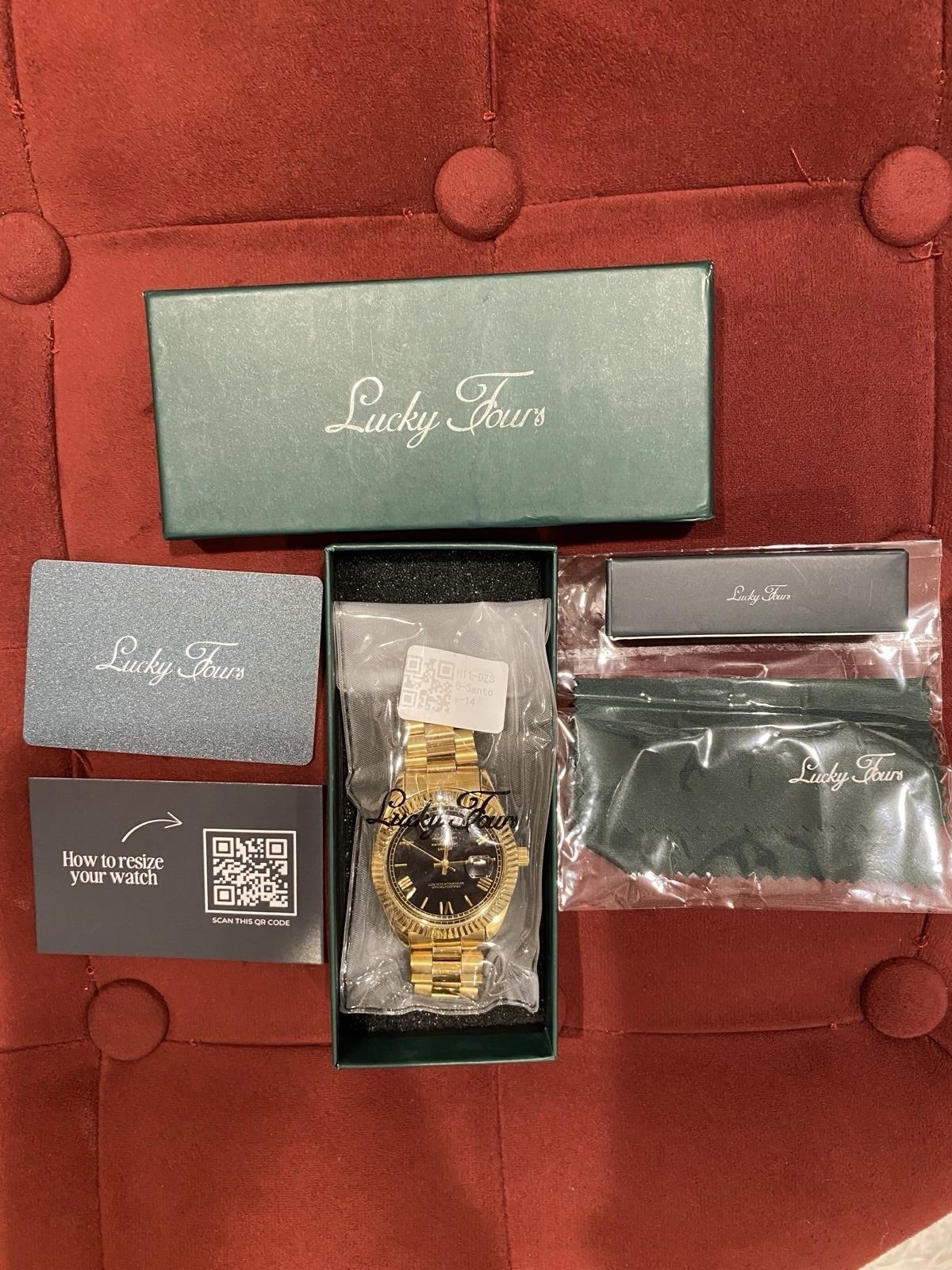 Lucky Fours Quartz Watch Gold Tone Bracelet Black Dial Day-Date Fluted Bezel