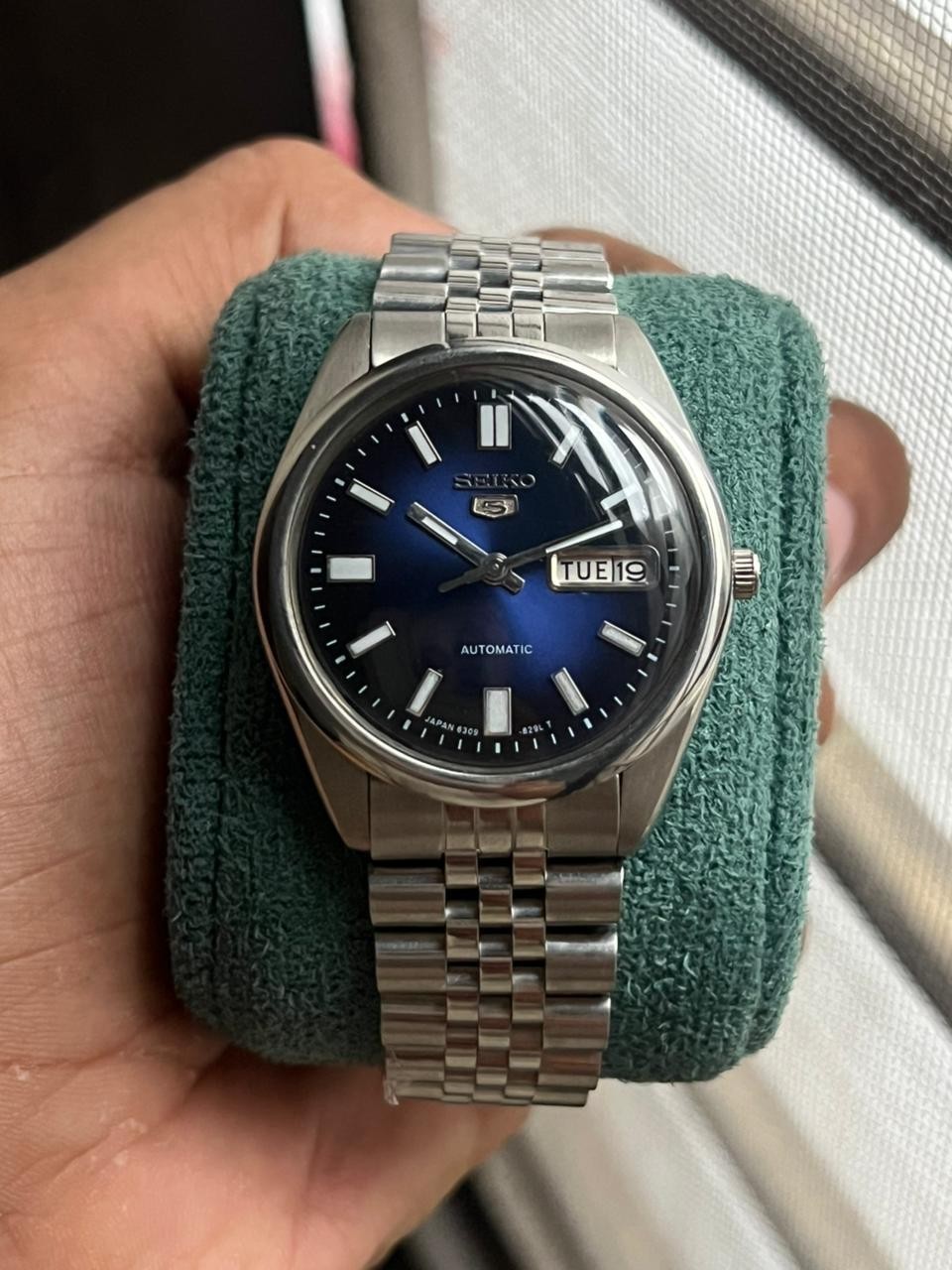 Seiko 5 Automatic Black And Blue Dial Men’s Watch Japan Made 6309