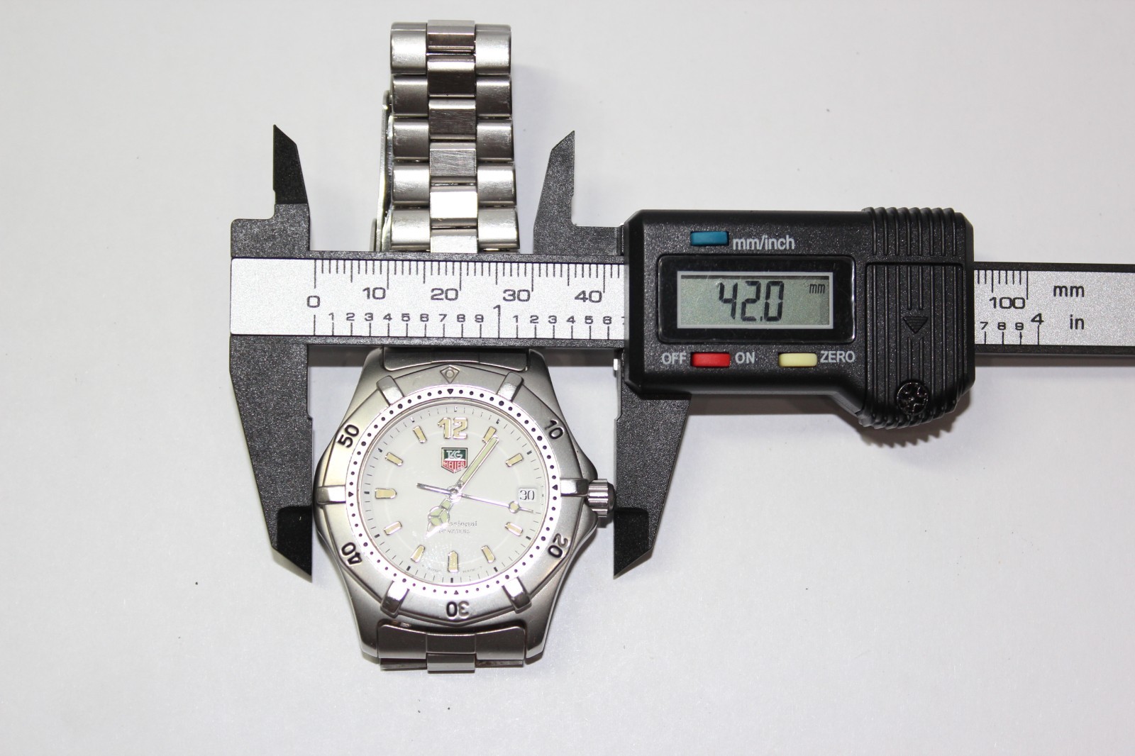 [NEAR MINT] TAG Heuer 2000 Professional WK1111-1 White 38mm Quartz Men’s Watch