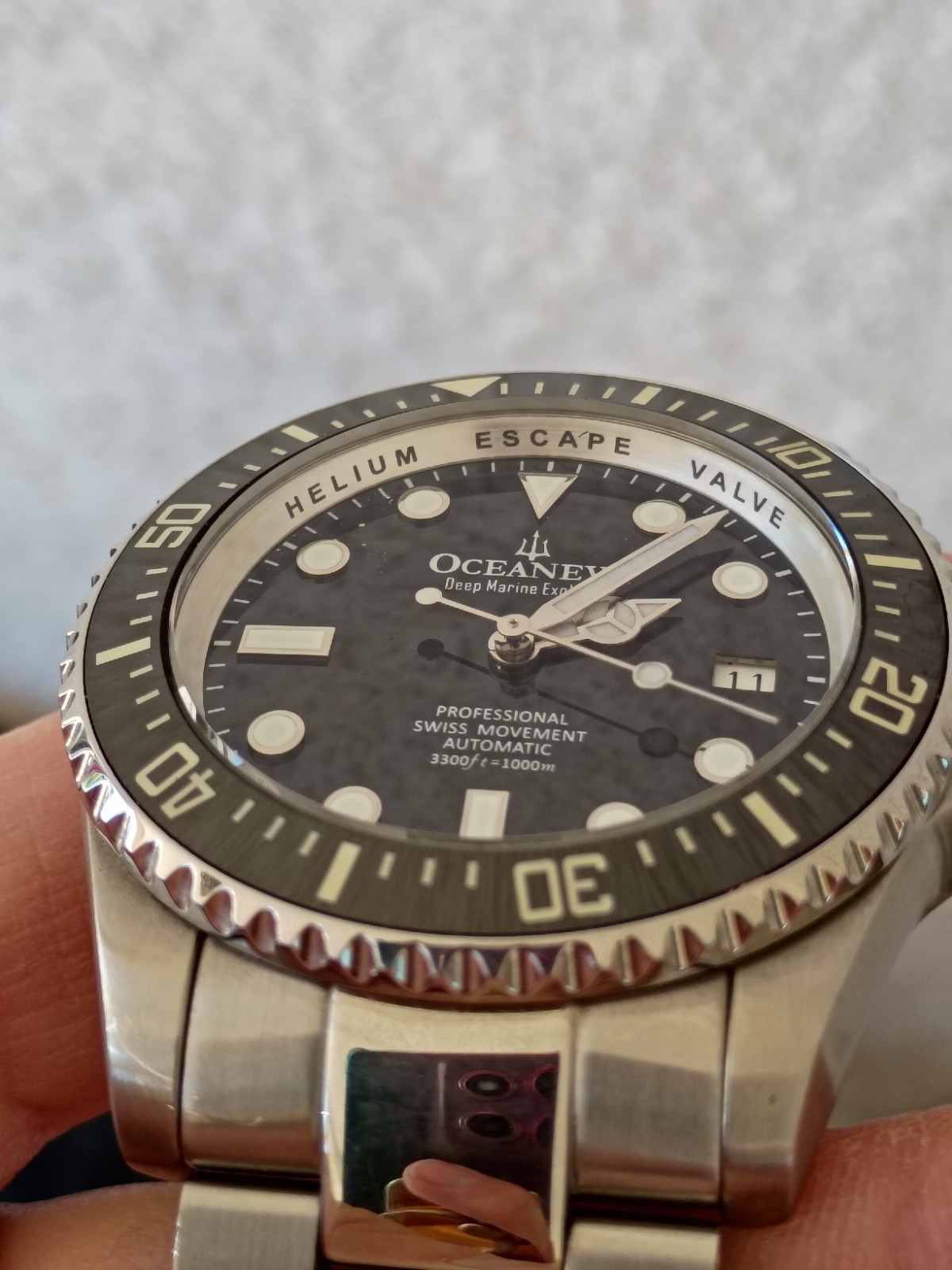 Oceaneva Men’s Deep Marine Explorer 1000M Pro Diver Watch Black & Stainles, Used