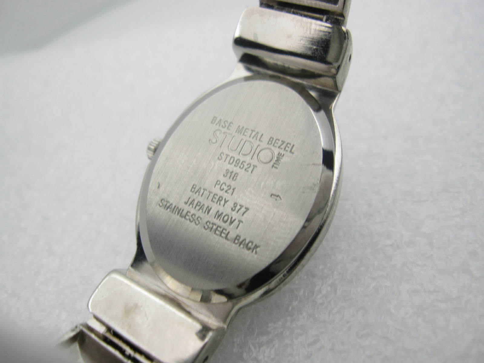 Women’s Studio Time Analog Dial Formal Watch (B454)