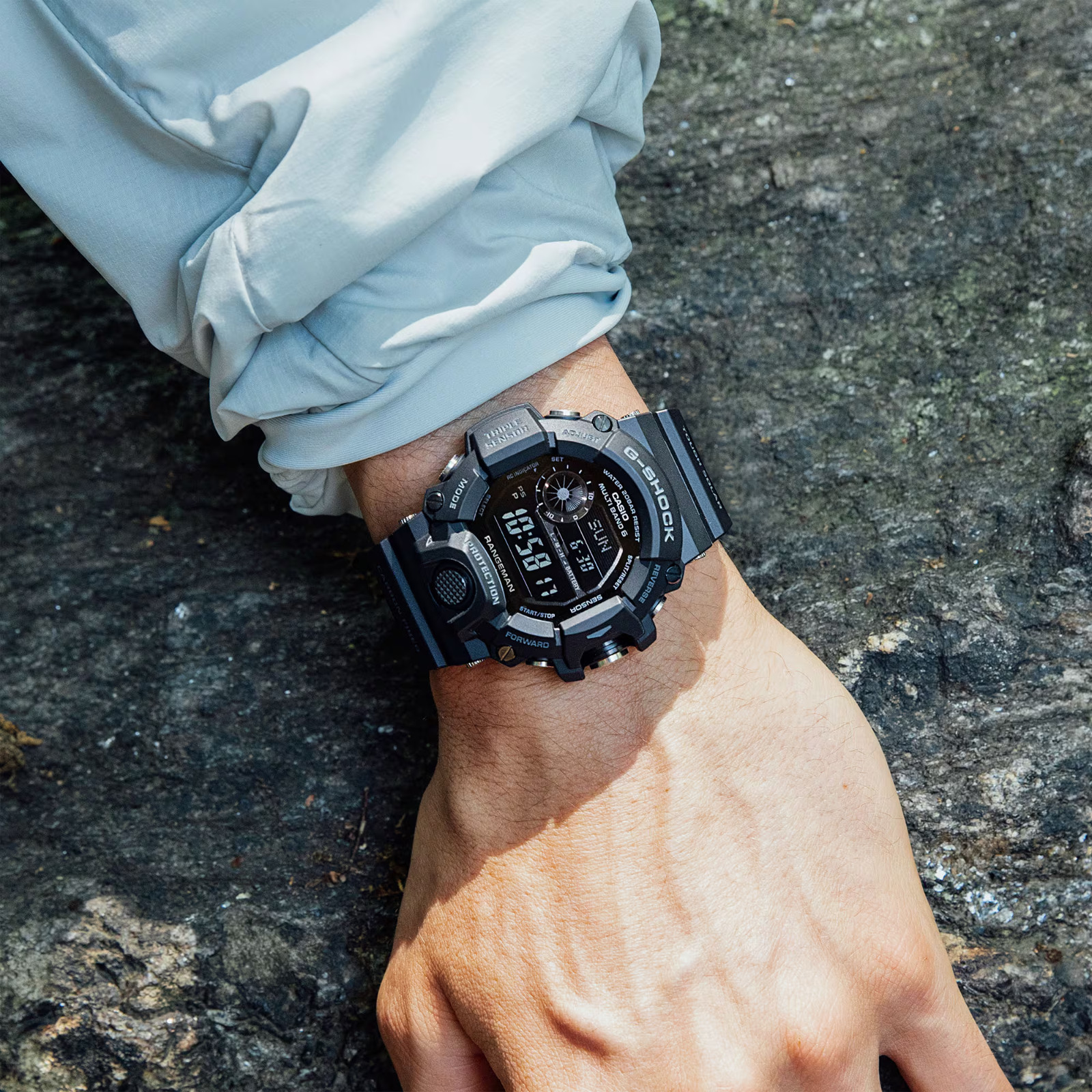 Casio G-Shock RANGEMAN Triple Sensor Temp Altitude Outdoors Mens Watch GW9400-1B