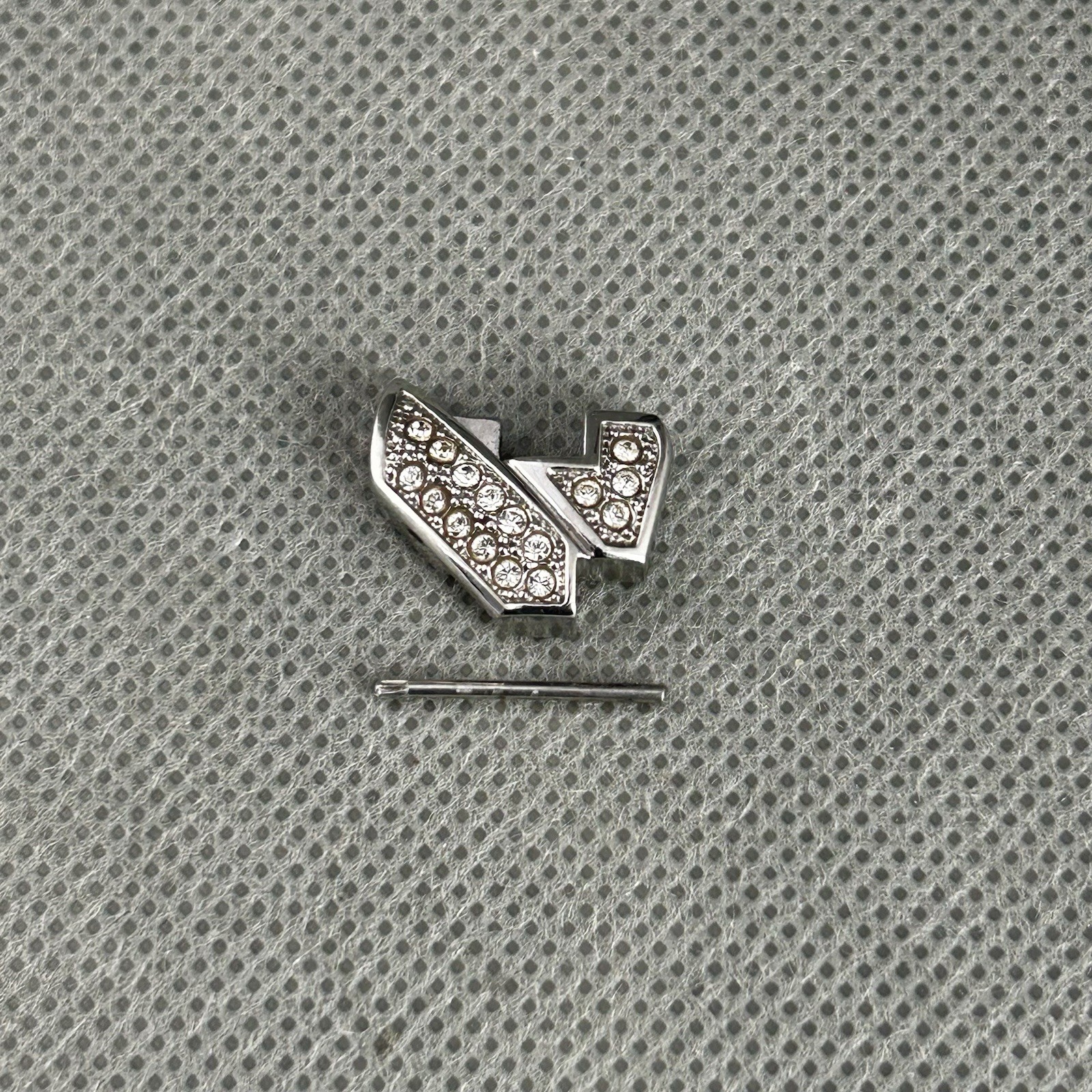 DKNY NY-4228 Link Pin For Watch Silver 17mm Stainless Steel Crystals Original