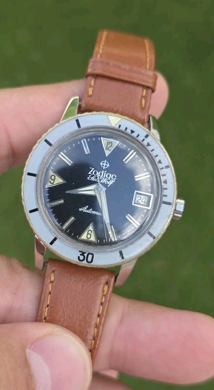 Vintage 1960’s ZODIAC Seawolf Bakelite Bezel Black Dial Automatic Men’s Watch