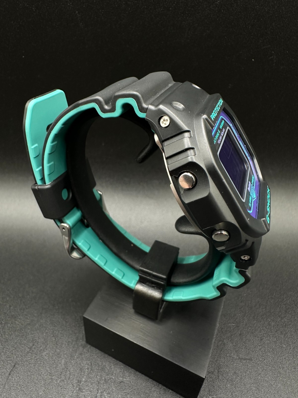 Casio G-Shock 90’s Color Blue Purple Bluetooth Solar Digital Watch GW-B5600BL-1