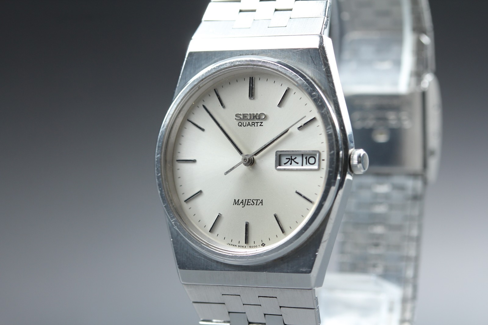 [Near MINT] SEIKO MAJESTA 9063-6000 silver DayDate Quartz Men’s Watch From JAPAN