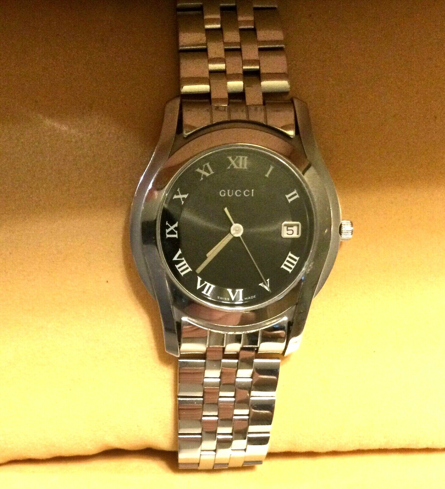 GUCCI 5500 SWISS MADE WATCH Small Black Dial Roman Numerals Stainless Case Band