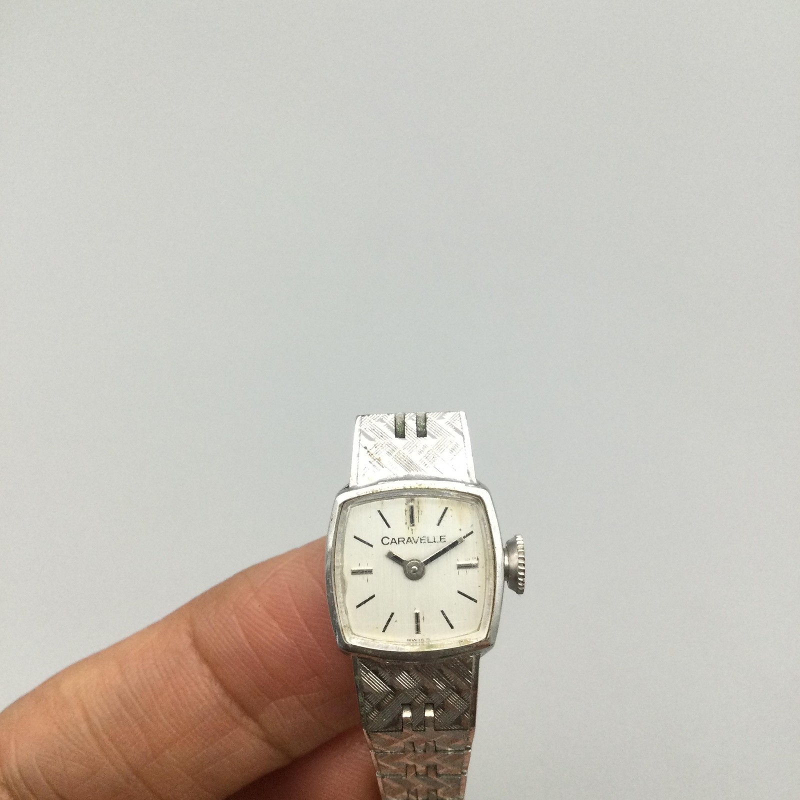 Vintage Caravelle Womens Watch 14mm White Dial Silver Tone Manual Wind 6.5″