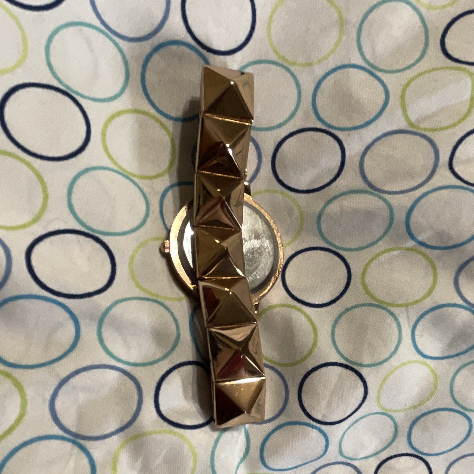 Women’s Quartz Analog Wristwatch Gold Tone Bracelet Arabic Numerals SS Case