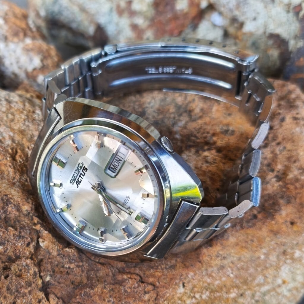 SEIKO ACTUS 7019-7350 21J Automatic Vintage Watch Manufactured in Japan in March
