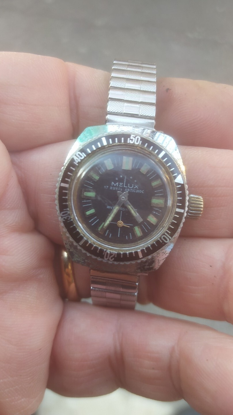 MELUX DIVER 17 Rubies – Antichoc Anti-magnetic Vintage