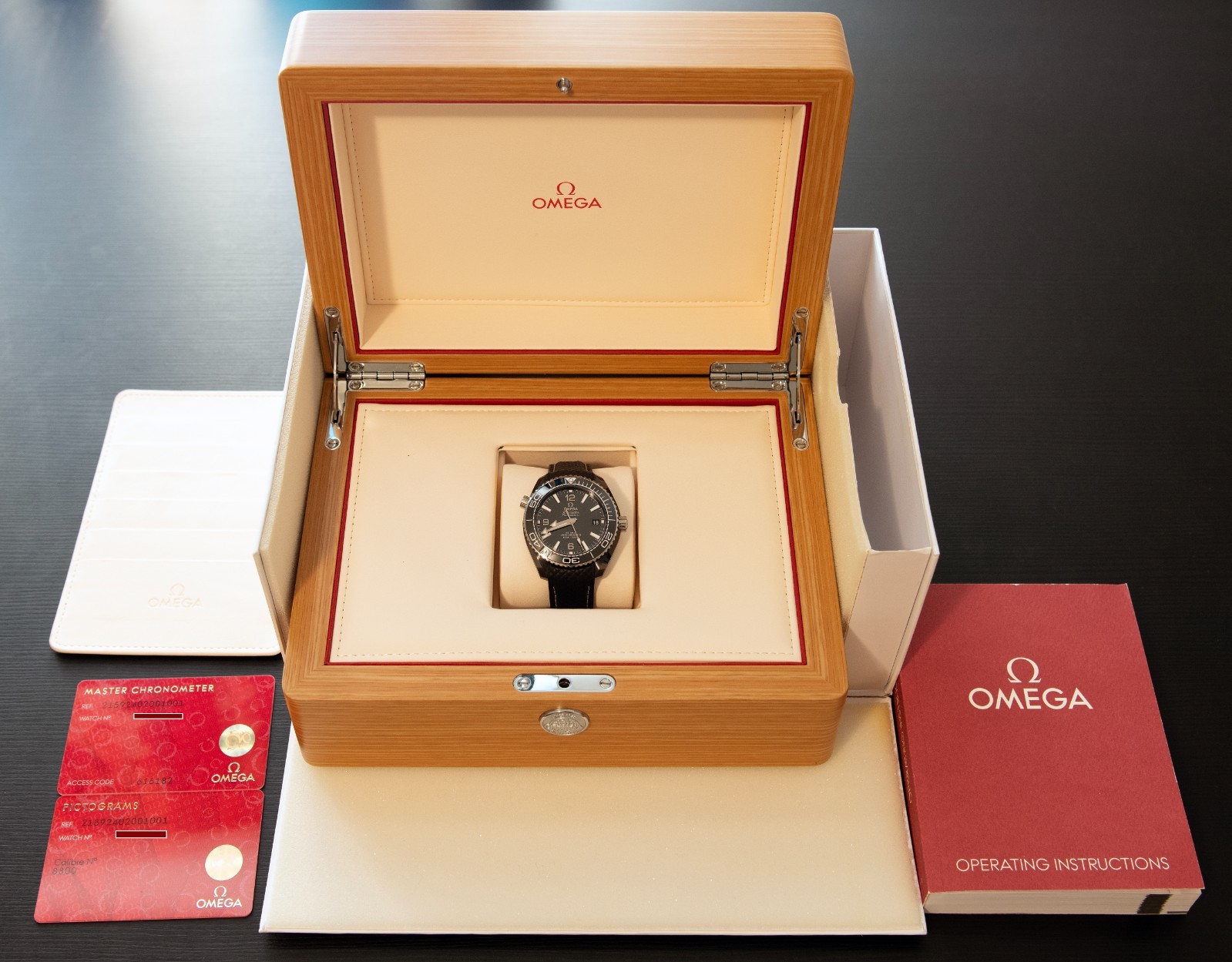 OMEGA Seamaster Planet Ocean 600M 215.92.40.20.01.001 Black Ceramic 39.5mm