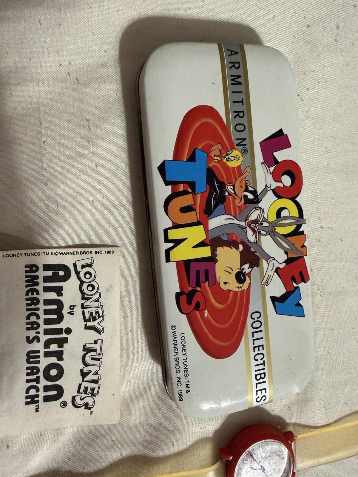 Armitron Looney Tunes Quartz Analog Watch 1989 Red Case Beige Strap Tin Manual