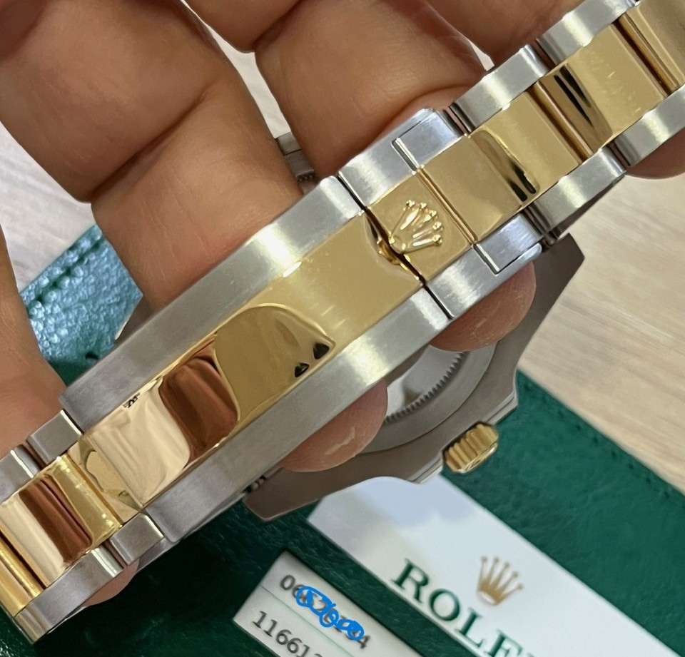 ROLEX SUBMARINER 40mm Ref: 116613LB CERAMIC BLUESY WITH PAPERS 2015