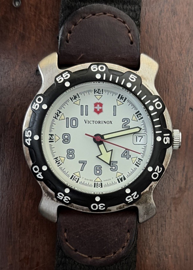 Vintage Victorinox Swiss Army Sportline Quartz Field Watch – 4.562 – New Battery