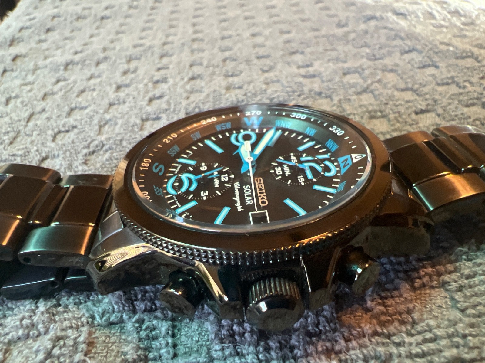Seiko Solar V172-0AG0 Black Dial Blue Numbers 41mm Watch
